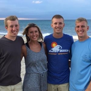 Meet your Posher, Addison